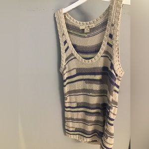 Like new sweater vest - super cute for fall 🍂